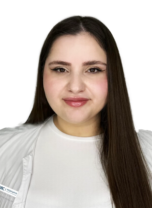 Врач стоматологтерапевт Гамзатова Мадина Гамзатовна