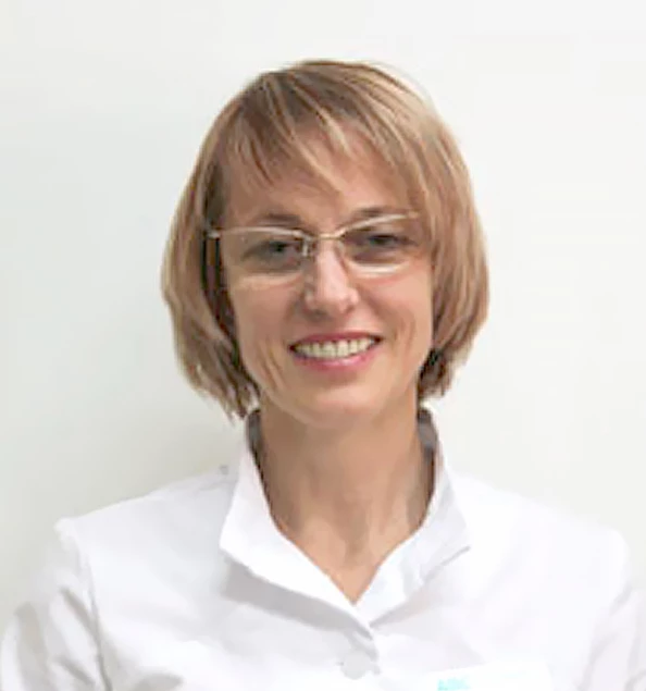 Врач стоматологтерапевт Иваницкая Роксолана Михайловна