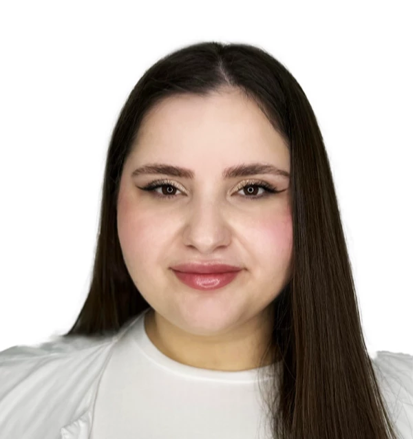 Врач стоматологтерапевт Гамзатова Мадина Гамзатовна